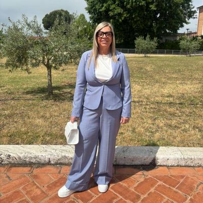 Simona, Baby sitter a Corciano